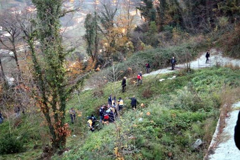 Zonguldakta öğrenci servisi tepeden yuvarlandı: 1 ölü, 18 yaralı