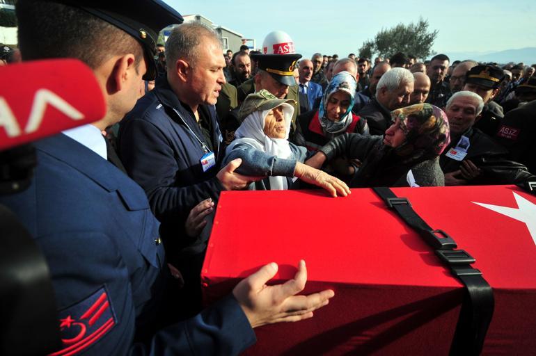 Pençe-Kilit şehidi Üsteğmen Yavuz, toprağa verildi