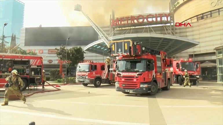 Leventte AVMde çıkan yangın söndürüldü