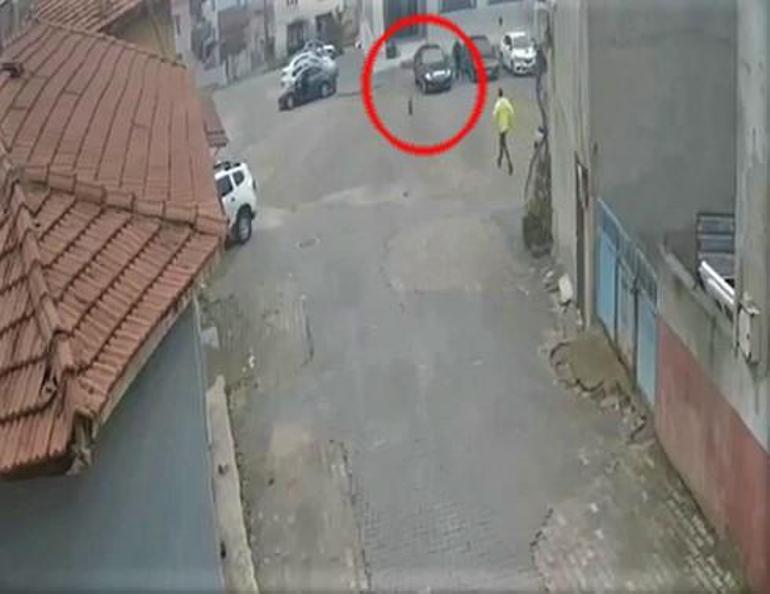 Yerinden çıkan traktörün lastiği valinin makam aracına çarptı