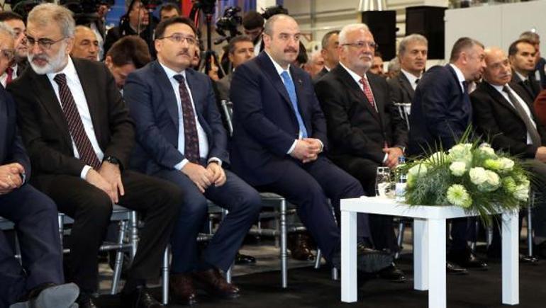 Bakan Varank: Belediye başkanı ceza aldığı için neredeyse göbek atacak