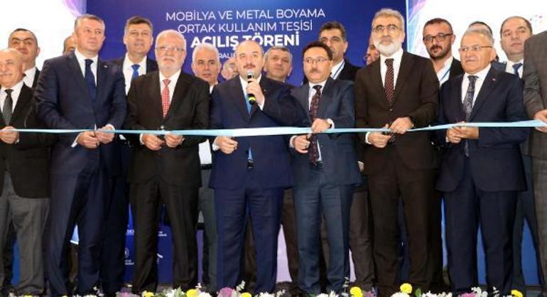 Bakan Varank: Belediye başkanı ceza aldığı için neredeyse göbek atacak