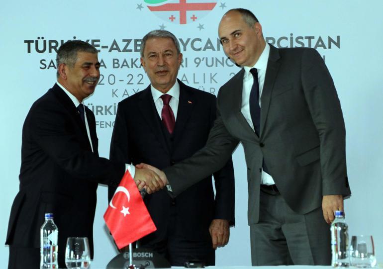 Bakan Akar: Ermenistan ateşkes ihlallerinden kaçınırsa barış ve istikrarın bir parçası olabilir