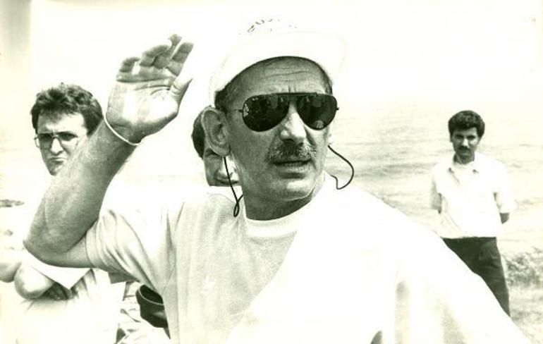 Futbol efsanesi Özkan Sümer, kabri başında anıldı