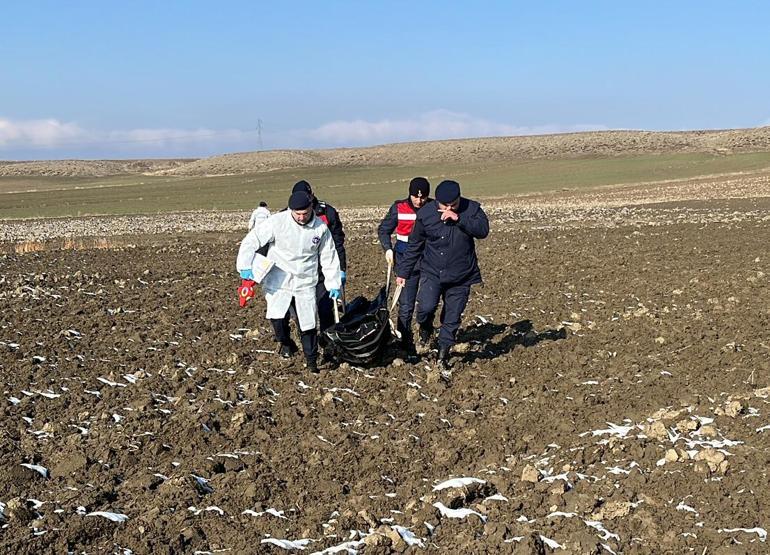 Kayıp Alzheimer hastası kadın, arazide ölü bulundu