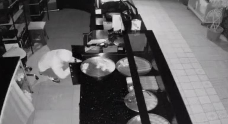 SMA’lı Ali’nin bağış kumbarasının çalınma anı kamerada