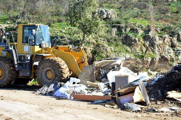 Büyük Manavgat yangınından etkilenen bölgeye dökülen atıklar kaldırıldı