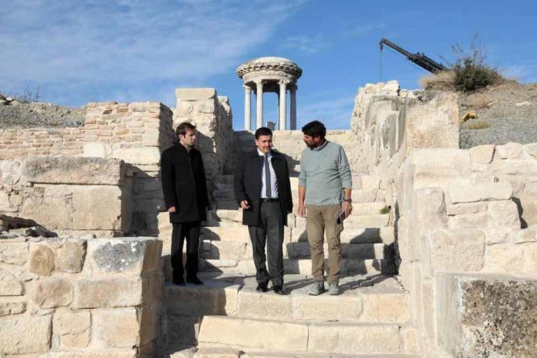 Kibyra Antik Kentindeki Yuvarlak Planlı Çeşmenin restorasyonu tamamlandı