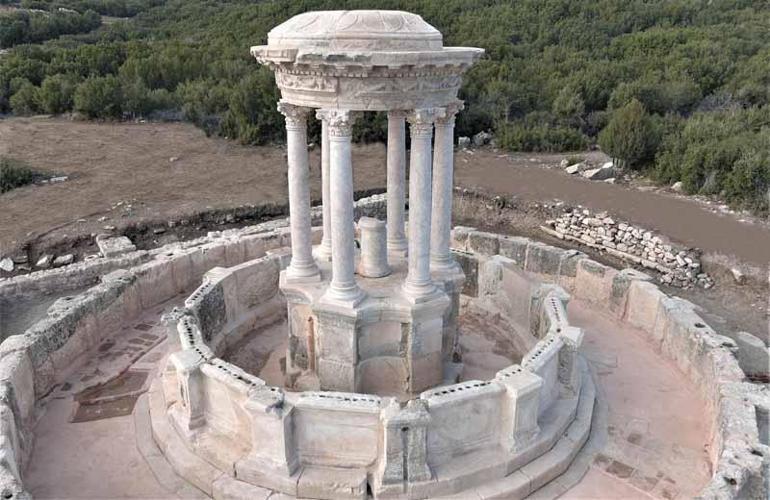 Kibyra Antik Kentindeki Yuvarlak Planlı Çeşmenin restorasyonu tamamlandı