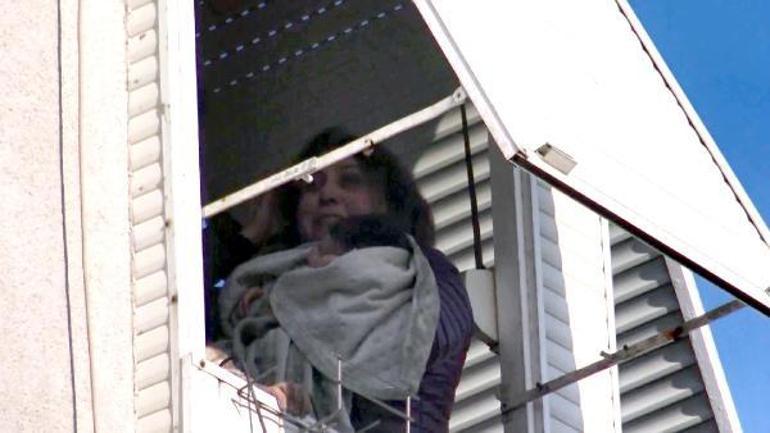 Avcılarda yangında mahsur kalan biri bebek 4 kişiyi itfaiye kurtardı