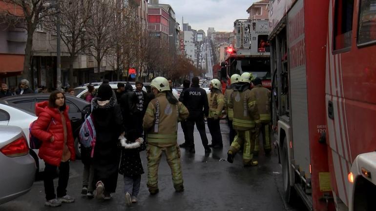 Alevlerden kaçmak için önce kızını aşağı attı, sonra kendisi atladı