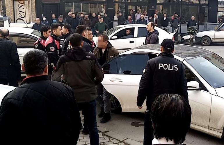 Oğlunun bıçaklandığı çorbacıyı basan baba 2 kişiyi bıçakladı: 3 yaralı