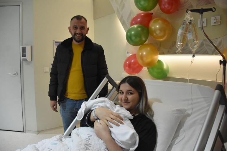 Malatyada yeni yılın ilk bebekleri ikiz; Ayşe ile Murat