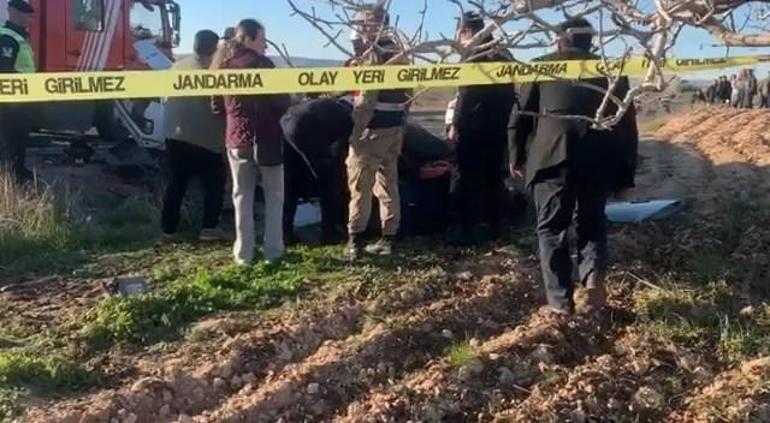 Şanlıurfada 2 otomobilin çarpıştığı kazada anne- baba ve 4 yaşındaki kızları öldü