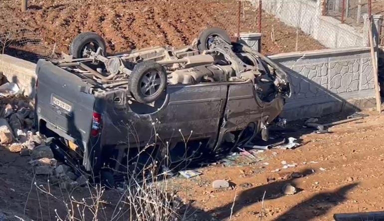 Mardinde hafif ticari araç şarampole yuvarlandı: 6 ölü, 5 yaralı