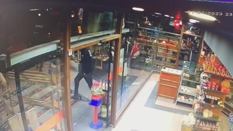 Mekan çıkışı otomobilini bulamayan Diagne fırına sığındı