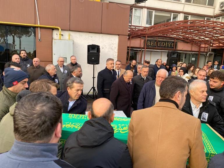 Arızalanan otomobili iterken cipin çarptığı baba-oğul toprağa verildi