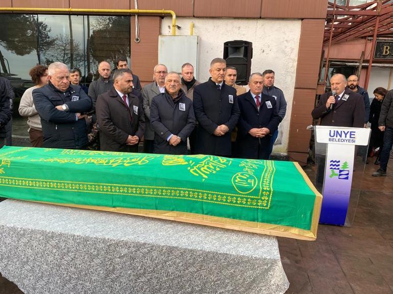 Arızalanan otomobili iterken cipin çarptığı baba-oğul toprağa verildi