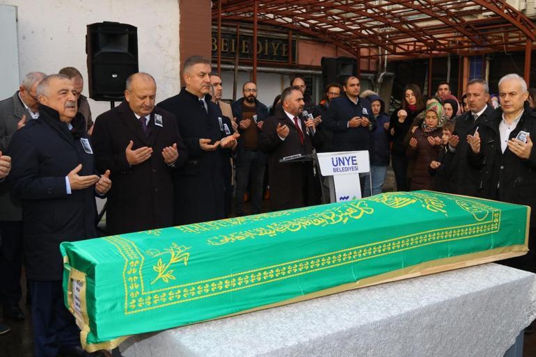 Arızalanan otomobili iterken cipin çarptığı baba-oğul toprağa verildi