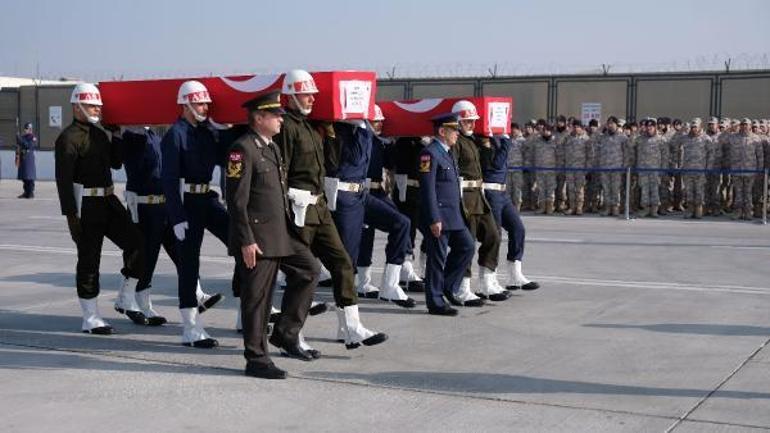 Konyada askeri araç kazasında şehit olan 2 asker için uğurlama töreni