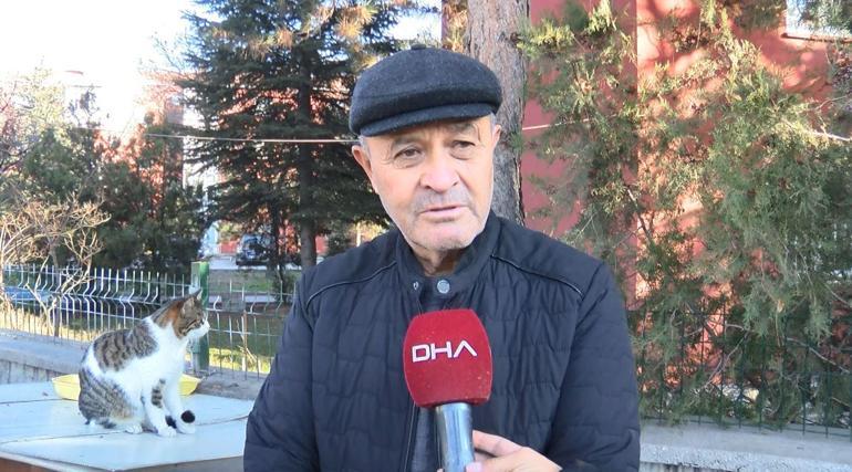 Taksi durağına zarar veren kişiyi dövüp, polise teslim ettiler