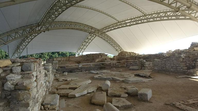 Tarihi Kadıkalesi kazılarında kadın iskeleti bulundu