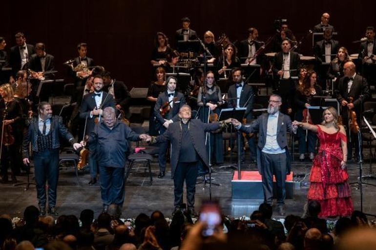 Ali Poyrazoğlu İstanbul Devlet Opera ve Balesi Orkestrasını yönetti