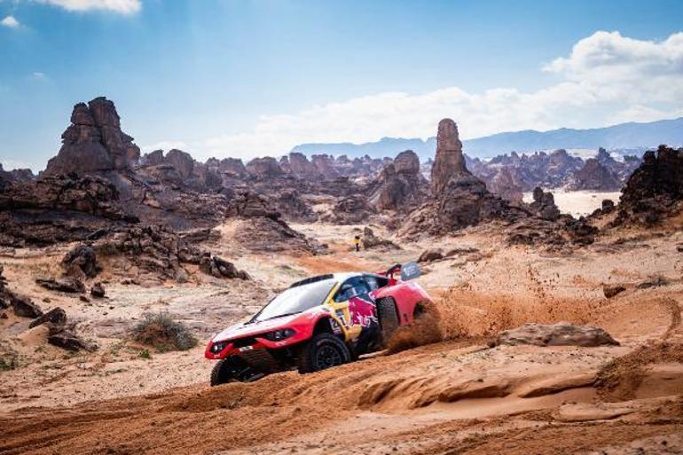 Dakar Rallisi’nin 9uncu etabını Sebastien Loeb kazandı