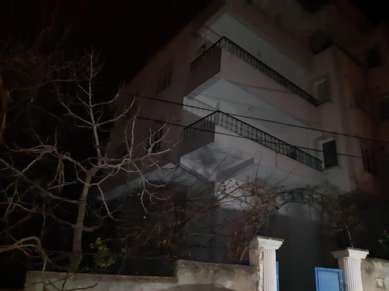 5inci kattan boş havuza düşen öğretmen hayatını kaybetti