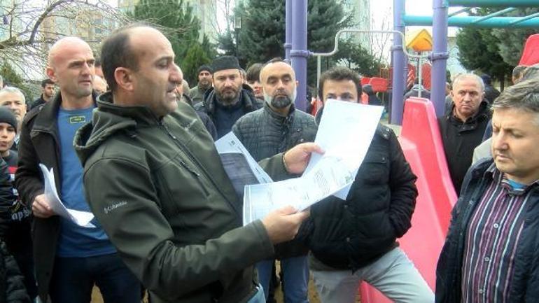 Başakşehirde site sakinleri yüzde 85 aidat zammına eylem yaparak tepki gösterdi