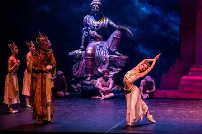 La Bayadere balesinin prömiyeri AKMde yapıldı