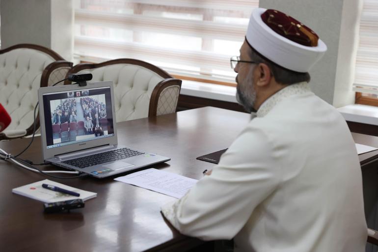 Ali Erbaş: Üniversite camilerimizin varlığı, büyük imkandır