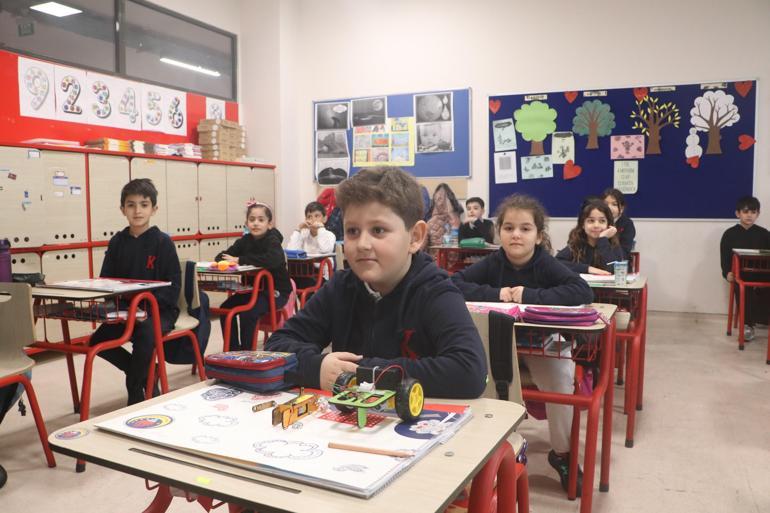 Atahan, dondurma çubuklarından yaptığı resim çerçevesini Emine Erdoğan’a gönderdi