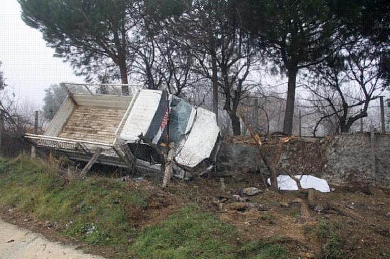 Kamyonet, kazaya müdahale edenlerin arasına daldı; 1 ölü, 1i polis 3 yaralı