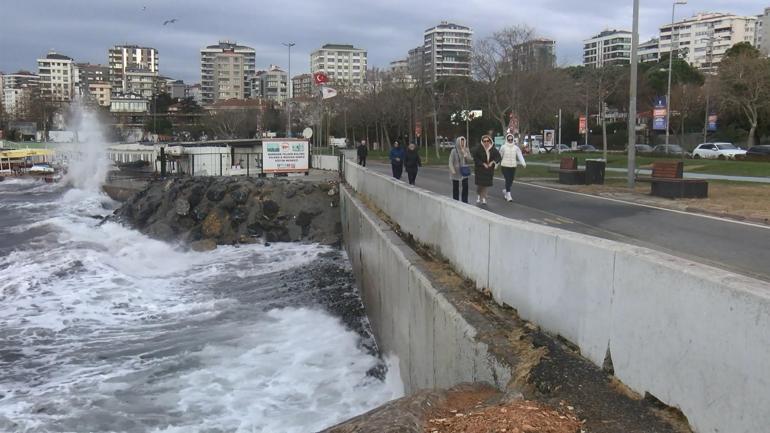 İstanbulda lodos etkili oluyor