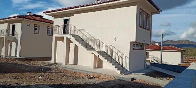 Konyada depremzedeler yeni evlerine kavuştu