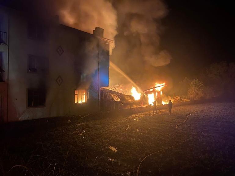 Marangoz atölyesi, yangında kullanılamaz hale geldi