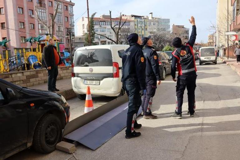Keşanda lodos, kooperatif binasının kaplamalarını uçurdu