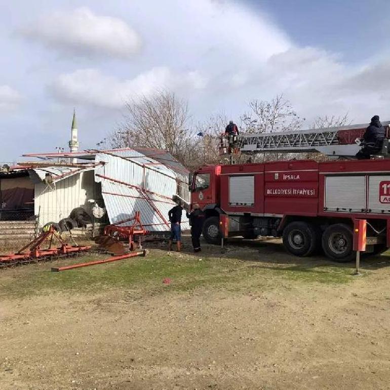 Keşanda lodos, kooperatif binasının kaplamalarını uçurdu