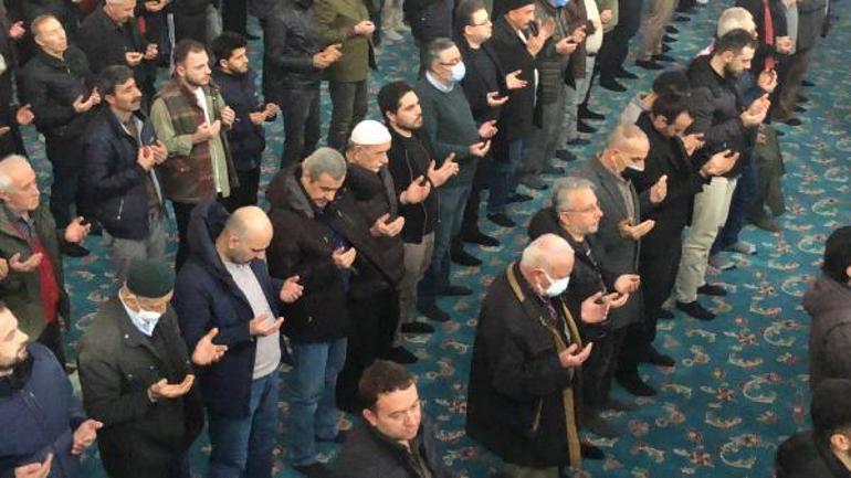 İstanbulda camilerde yağmur duası edildi