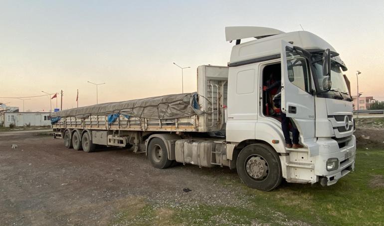 Mısır yüklü TIR’da 5 milyon liralık kaçak cep telefonu ele geçirildi