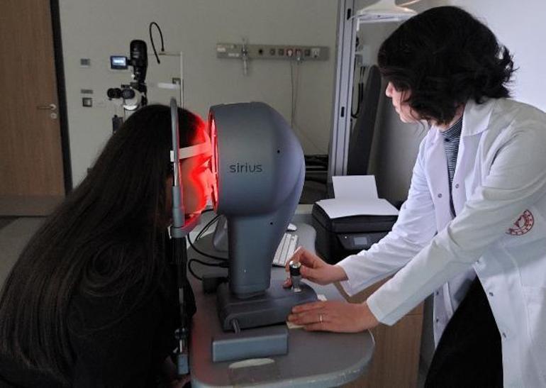 Dilek, kornea nakliyle 5 yıl sonra yeniden görmeye başladı