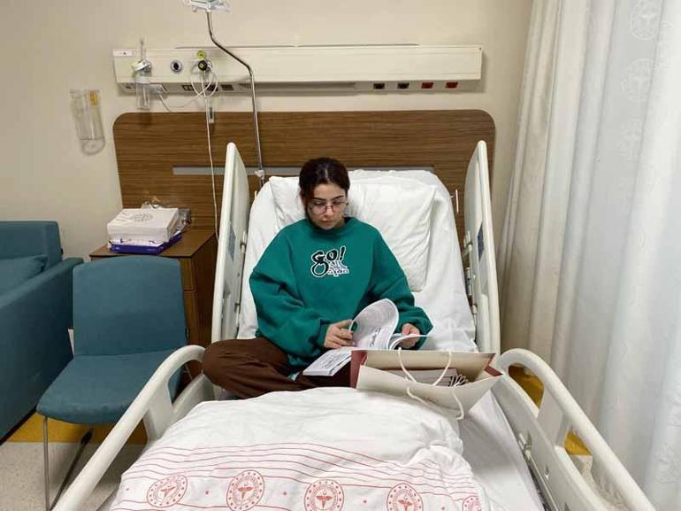 İstanbul İl Milli Eğitim Müdürü Levent Yazıcı lise öğrencisi Yüsranuru hastanede ziyaret etti