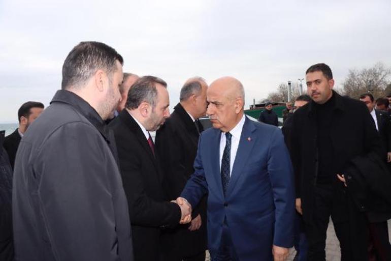 Bakan Kirişci, özel kalem müdürünün annesinin cenazesine katıldı