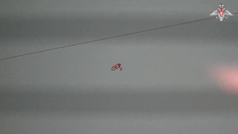 Rus savaş gemisi, bilgisayar üzerinden hipersonik füze denemesi yaptı