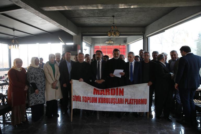 Kuran-ı Kerim yakan Danimarkalı siyasetçiye, Mardinden İngilizce çeviri Kuran