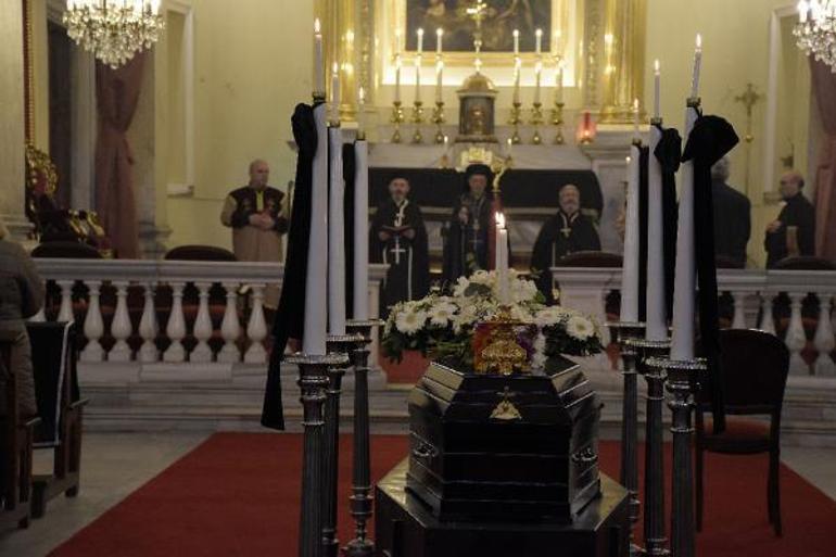 Kilisedeki yangında ölen Jozefin Ekmekçioğlu son yolculuğuna uğurlandı