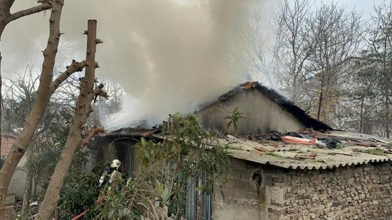 Ataşehirde gecekondu yangını