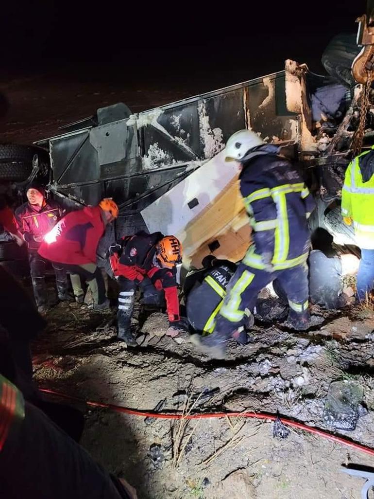 Kayseride yolcu otobüsü şarampole devrildi: 3 ölü, 25 yaralı