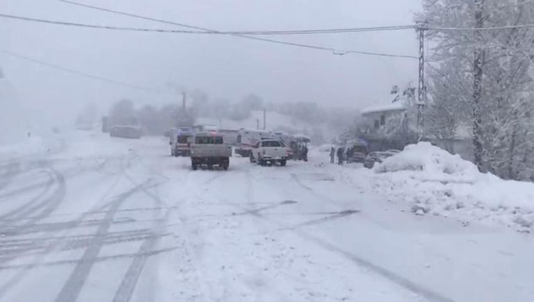 Bingölde yolcu otobüsü devrildi; 12 yaralı
